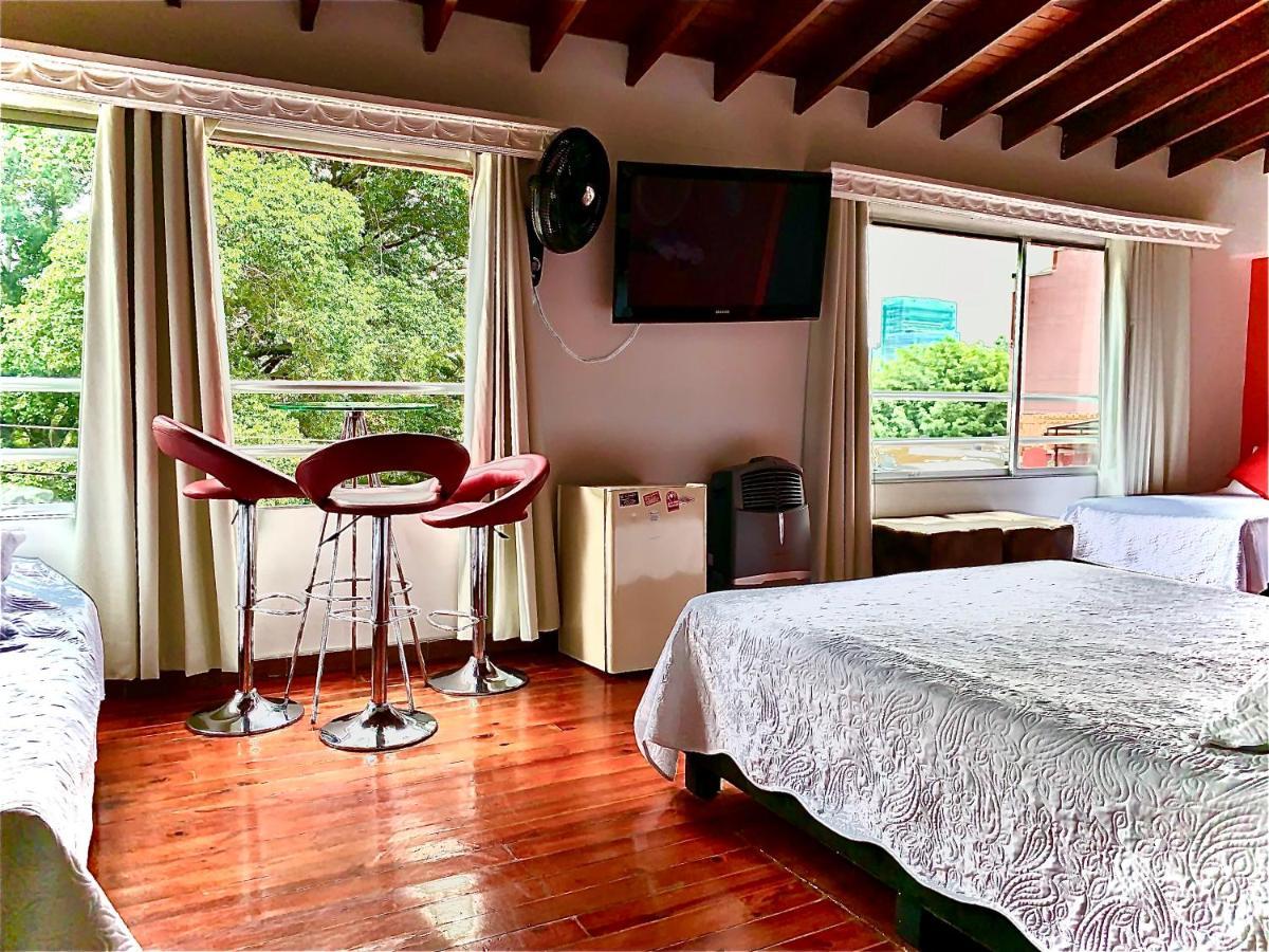 Hotel Lleras Premium #1 Medellín Exterior foto